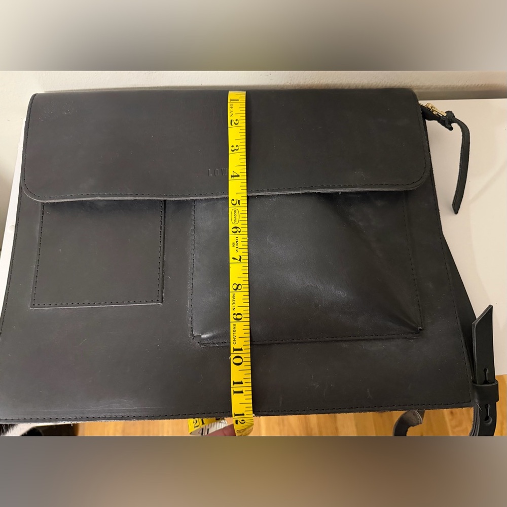 Lowell MTL Full-Grain Leather Messenger Bag, Designed & Handcrafted in Montreal - Picture 4 of 11